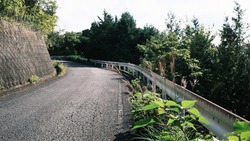 Curve of the uphill and the old road