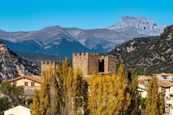 Binies is a beautiful village Aragonese Pyrenees that is at the entrance of the Valley of Anso. It is also located near Jaca, Spain