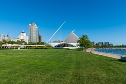 The Milwaukee Art Museum and Lakefront