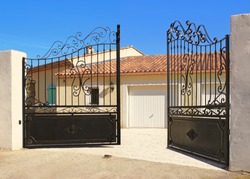 
Automatic opening house entrance gate             
