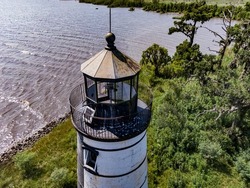 Tchefuncte River Lighthouse mid shot