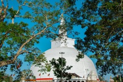 Ruwanwelisaya stupa in Anuradhapura, Sri Lanka. Hemispherical structure containing relics of Lord Buddha. Ruwanwelisaya is a sacred place for Buddhists and one of the largest stupas in the world.