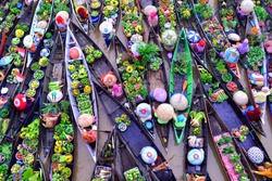 
floating market colors
