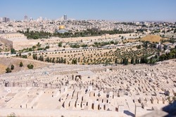 View of Jerusalem and the mosque from the Mount of Olives. Panorama of the city. Gehenna fiery. Jewish cemetery. City of three religions: Judaism, Christianity, Islam. Place of pilgrimage. holy Land