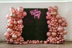 decor with balloons of pink , gold and rose gold collars/ text birthday party 