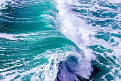 Ocean splashing waves