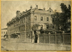 House of Rukavishnikov on Verkhnevolzhskaya Embankment - illustrations from the book 