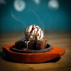 sizzling With Ice cream topping 
