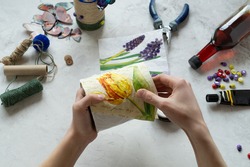 Decorating tin cans with decoupage napkins with using various decor elements. Do it yourself. Step by step. Step 8.  There is no waste. Other uses of packaging.
