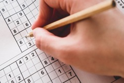 Tasks and puzzles for the development of logic and intelligence. Classes at home and on the road. Sudoku, logic game