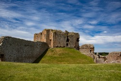 Spectacular ruins of Duffus Castle Gallery 2021