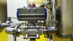automatic valve with actuator on liquid products