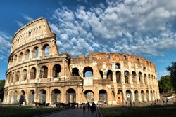 picture of the colosseum in rome