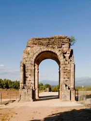 Arch of Caparra in the Roman ruins as it passes through the Ruta de la Plata. Eurovelo