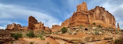 Arches National Park, Utah, USA. it’s known as the site of more than 2,000 natural sandstone arches,  hundreds of soaring pinnacles, massive rock fins, and giant balanced rocks. The Park Avenue Trail 