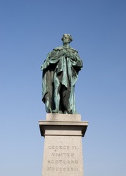 George IV statue on George St, Edinburgh