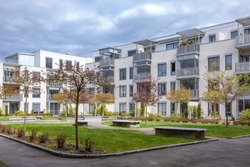 modern apartment in the middel of the town. Quite and beautiful backyard . 