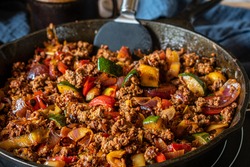Pan-fried ground beef with vegetables