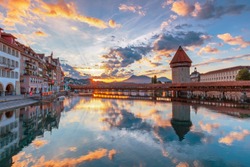 Beautiful historic city center view of Lucerne with famous Chapel Bridge and lake Lucerne (Vierwaldstattersee), Canton of Lucerne, Switzerland