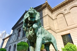 Lion statue in front of The Art Institute Of Chicago