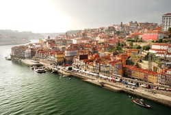 Porto: panorame of Ribeira and Douro river