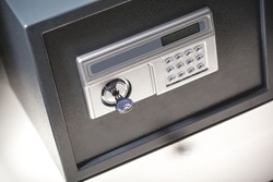 Safe box with electronic lock
