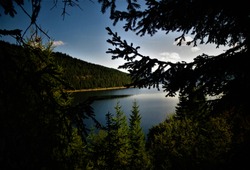 Photo of the Romanian lake Vidra in Parang Mountains