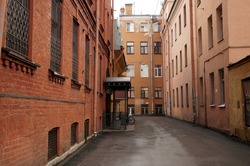 Quiet streets of St. Petersburg 