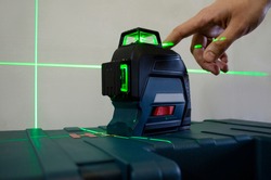 laser building level with green beams