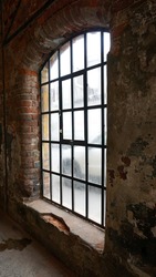 Big long window, The light comes from outside, Mosaic wall design, Old house window
