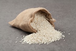 Unlike regular rice, glutinous rice is sticky and tastes good.