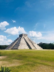 Chichén Itzá Pyramid located in Mexico
