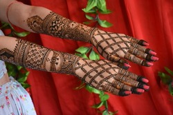 THIS IS THE PICTURE OF HEENA DESIGN (MEHENDI DESIGN) DIFFRENT TYPE OF MEHENDI DESIGNS FOR GIRLS FOR HANDS LEGS