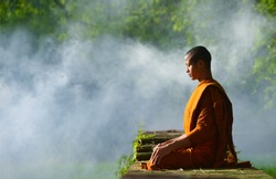 Buddhist monks meditate to calm the mind. The brain will refresh the secretion of Indoine. Make happy