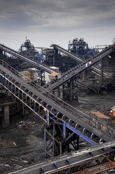 Coal washing plant between zigzag belt conveyors.