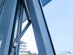 Automatic window closer made from aluminium with triangle shape