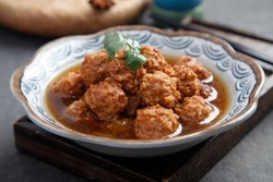 Lion's Head Meatballs - Chinese oversized pork meatballs stewed with napa cabbage.Braised Pork Ball in Brown Sauce