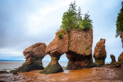 Lovers Arch, Hopewell Rocks Provincial Park, Bay of Fundy, New Brunswick, Canada