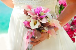 beach wedding bride's bouquet 