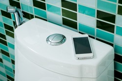 Lost Phone.Forget the phone in toilet