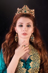 Girl at the image of Turkish sultan's wife

