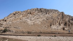 KASRİK CASTLE AND GORGE BETWEEN CUDİ AND GABAR MOUNTAINS. CASTLE AND CAVE STREAM ON THE ROAD TO ŞIRNAK CİZRE. SEPTEMBER 2023