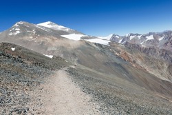 Mountain climber on the way to the summit of cerro El Plata (6000 meters), Vallecitos, Mendoza.