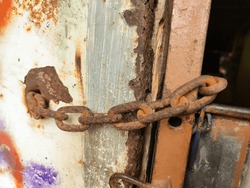 iron door locked chain rusty, broken, rusty, door lock, rusty iron door,