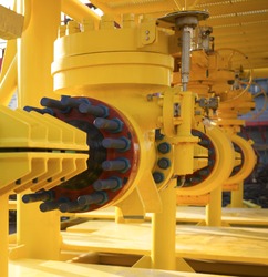 Array subsea valves oil flow control