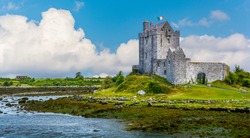 Dunguaire Castle, 16th-century tower house in County Galway near Kinvarra, Ireland