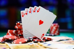 Poker royal flush with Ero bills