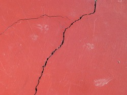 Large crack in a hardcourt