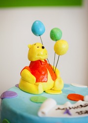 birthday cake with Winnie the Pooh 