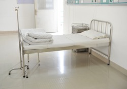 A hospital bed waiting the next patient.
